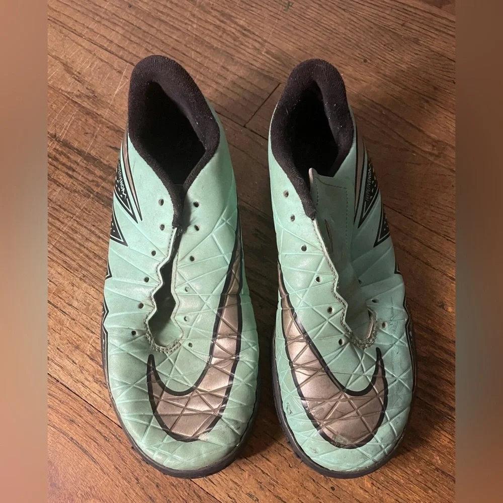 Nike Hypervenom Kids Shoes 4.5Y